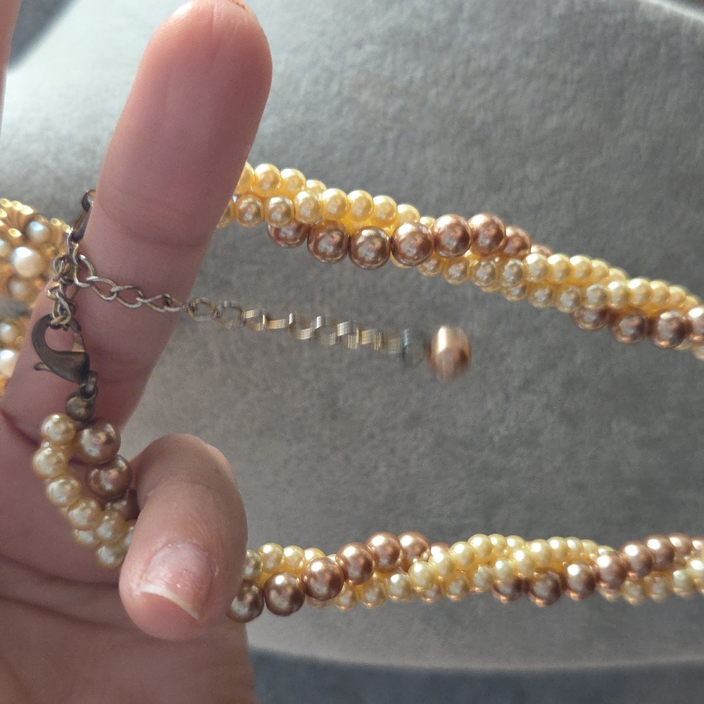 Vintage Champagne and Cream Colored Necklace Set w/ Removable Brooch - Picture 4 of 11